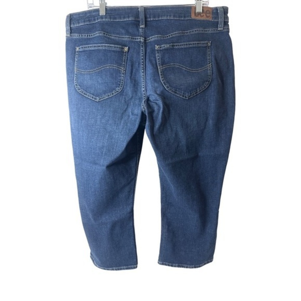 Lee Womens Regular Fit Capri Jeans Mid Rise Dark Wash Blue Size 20M 112315574 - Picture 2 of 6